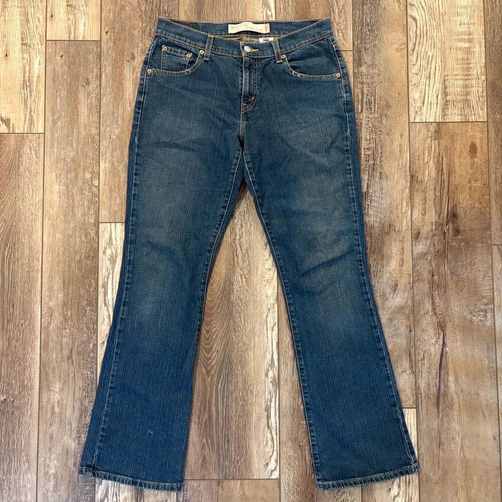 Levi’s 515 Nouveau Boot Cut Stretch Jeans Women’s Size 8 Medium Wash Denim